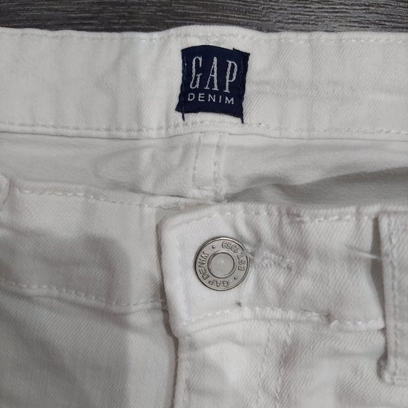 Gap White Denim 9 Inches Bermuda Shorts - Picture 3 of 4